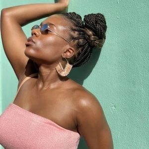 Meet your Posher, Dominique